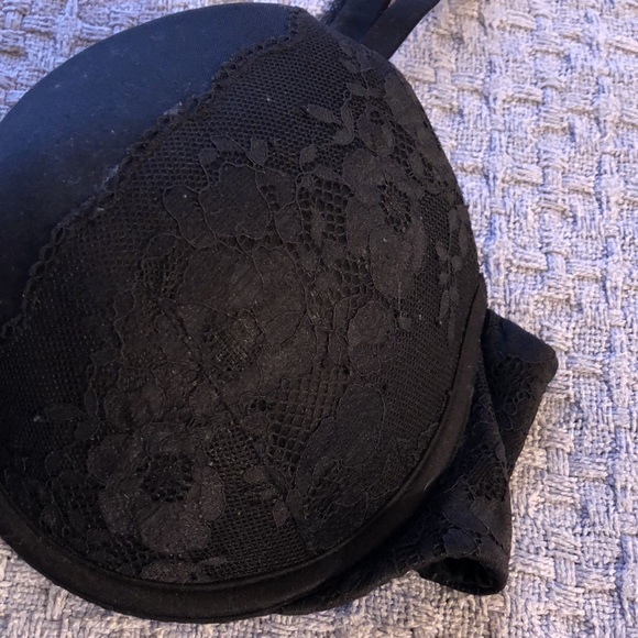 victorious secret bra 🖤 - Picture 2 of 4